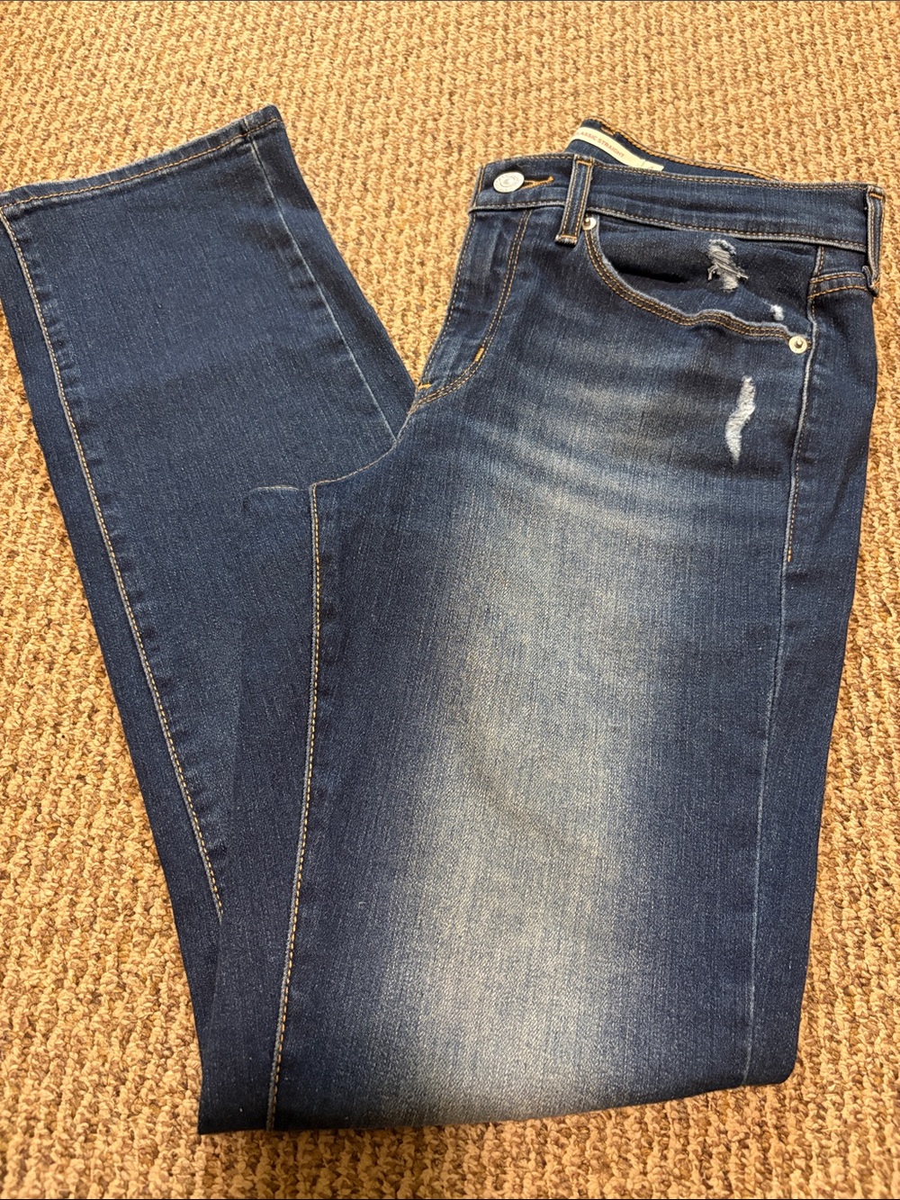 Levi Strauss & Co. - Classic Straight Women’s Denim - Size 4